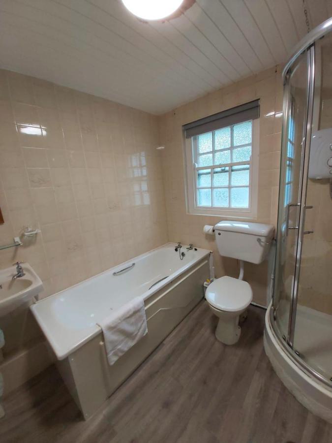 Corofin Lake Cottages מראה חיצוני תמונה