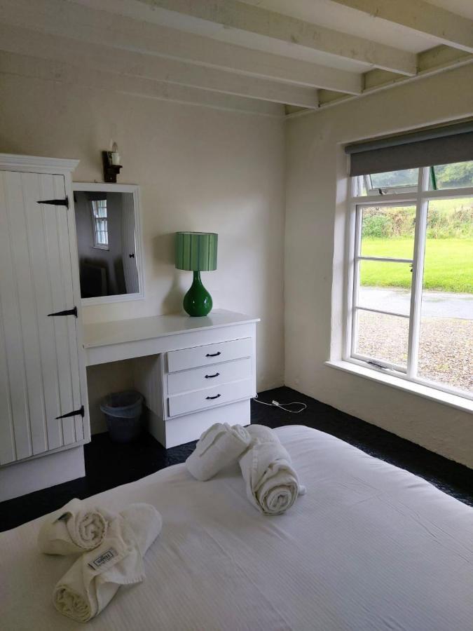Corofin Lake Cottages מראה חיצוני תמונה